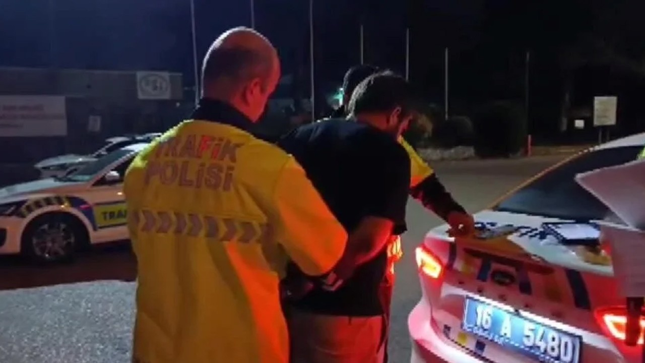 Polis çevirmesinde TC kimlik numarası oyunu: Parmak izi ele verdi