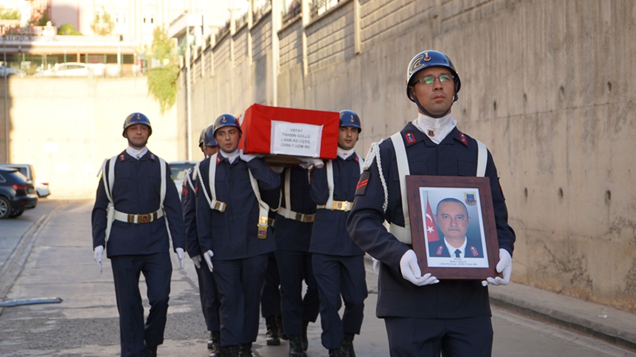 Görevli karakol komutanı astsubay, kalp yetmezliğinden hayatını kaybetti