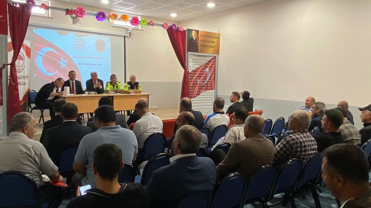 Karapınar'da taşımalı eğitim şoförleri bilgilendirildi