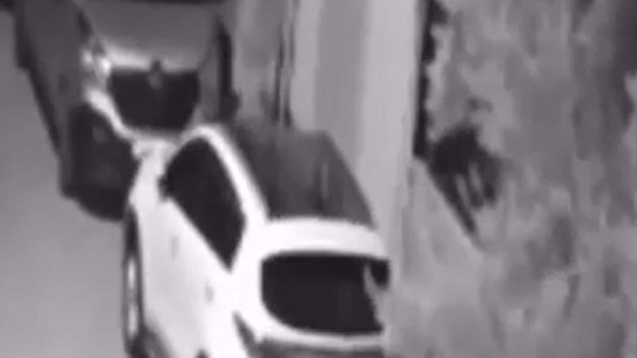 Kadın kıyafetleri giyip hırsızlık yaptı