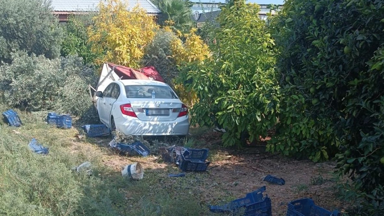 Otomobil bahçede çalışan işçilere çarptı: 1 ölü, 3 yaralı