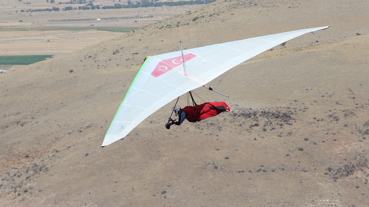 Karapınar Göktepe, Uluslararası Yelken Kanat Şampiyonası'na ev sahipliği yapıyor
