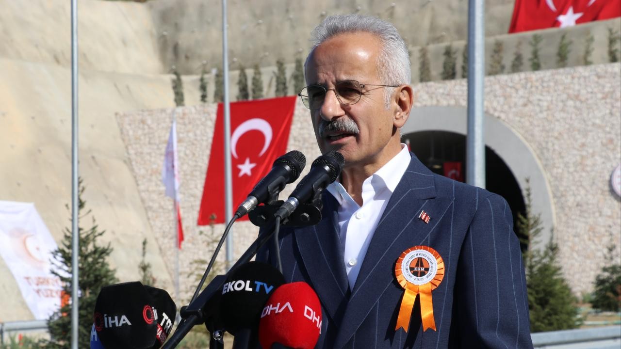 Bakan Uraloğlu: Türkiye'nin dört bir yanını yüksek standartlı yollarla donattık
