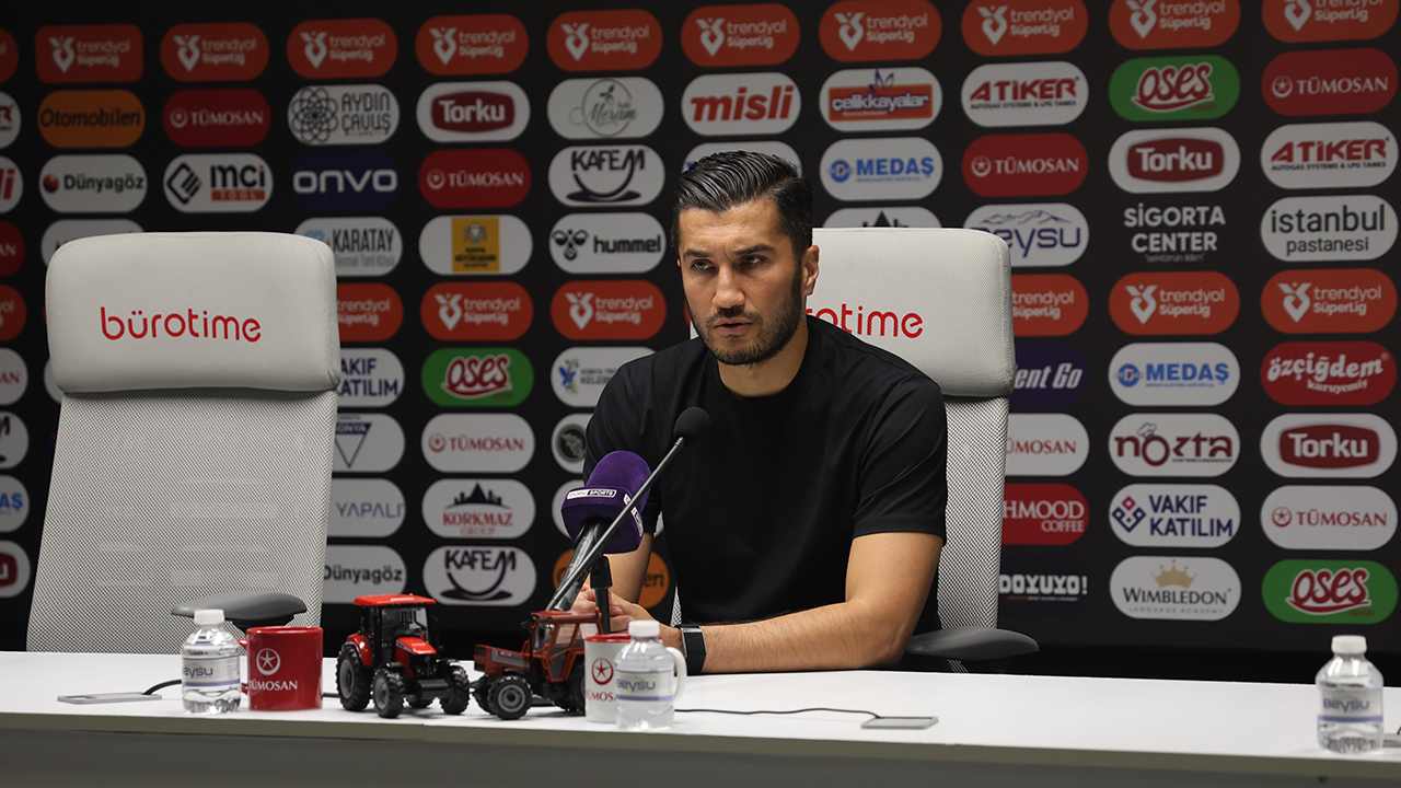 Başakşehir Teknik Direktörü Nuri Şahin: "Türkiye'de 2-0 geriye düştüğünüz maçları kazanmak, puan almak gayet zor"