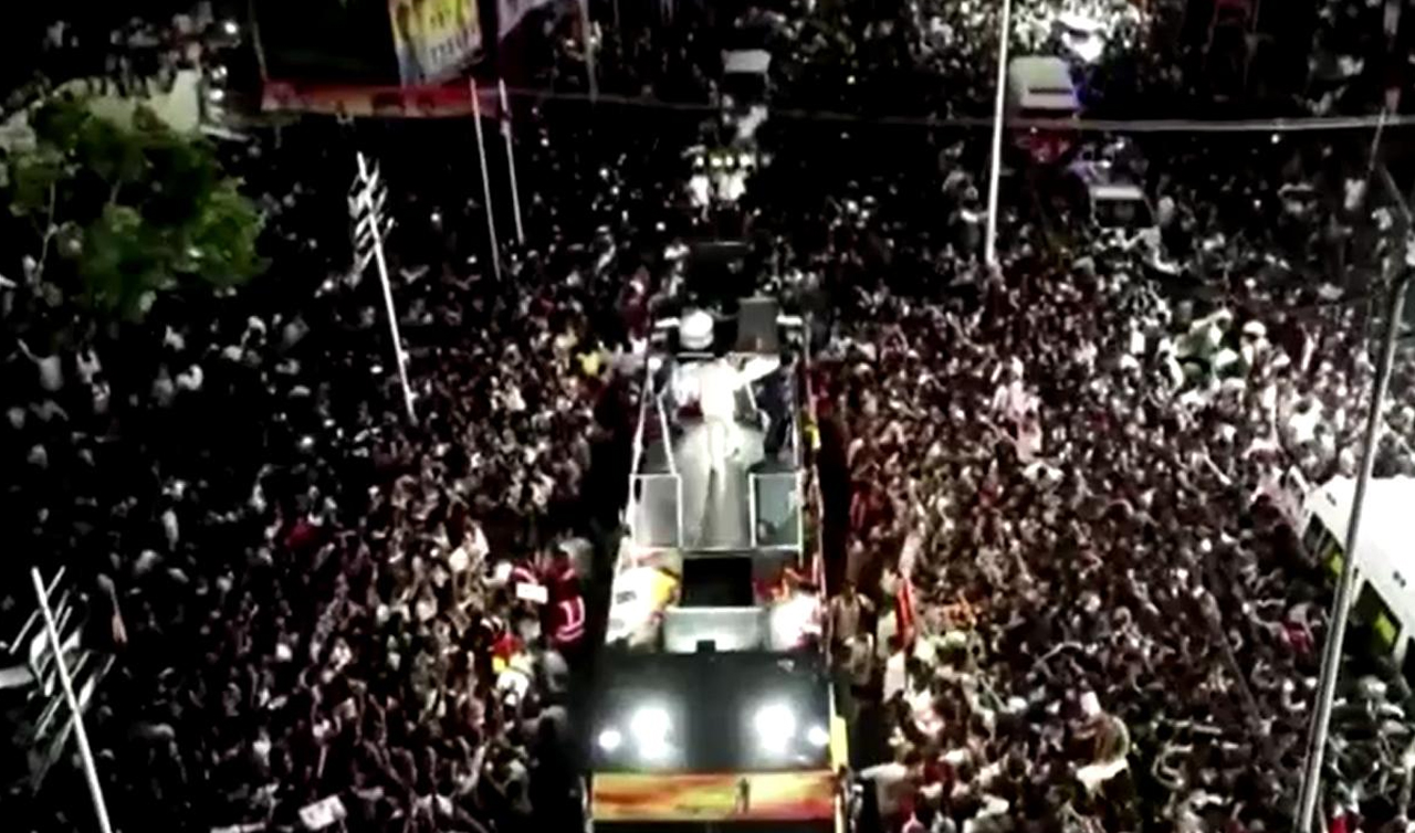 Parti mitinginde izdiham: 31 ölü