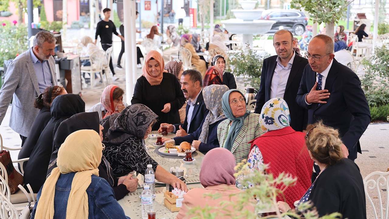 AK Parti Genel Merkez Yerel Yönetimler Başkan Yardımcısı Cemil Yaman’dan Meram’a övgü