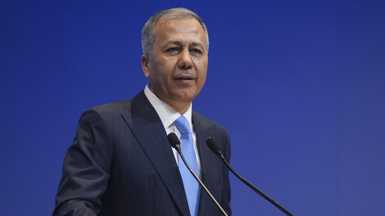 Bakan Yerlikaya: Eski tip sürücü belgelerini yenileme süresi uzatılmayacak