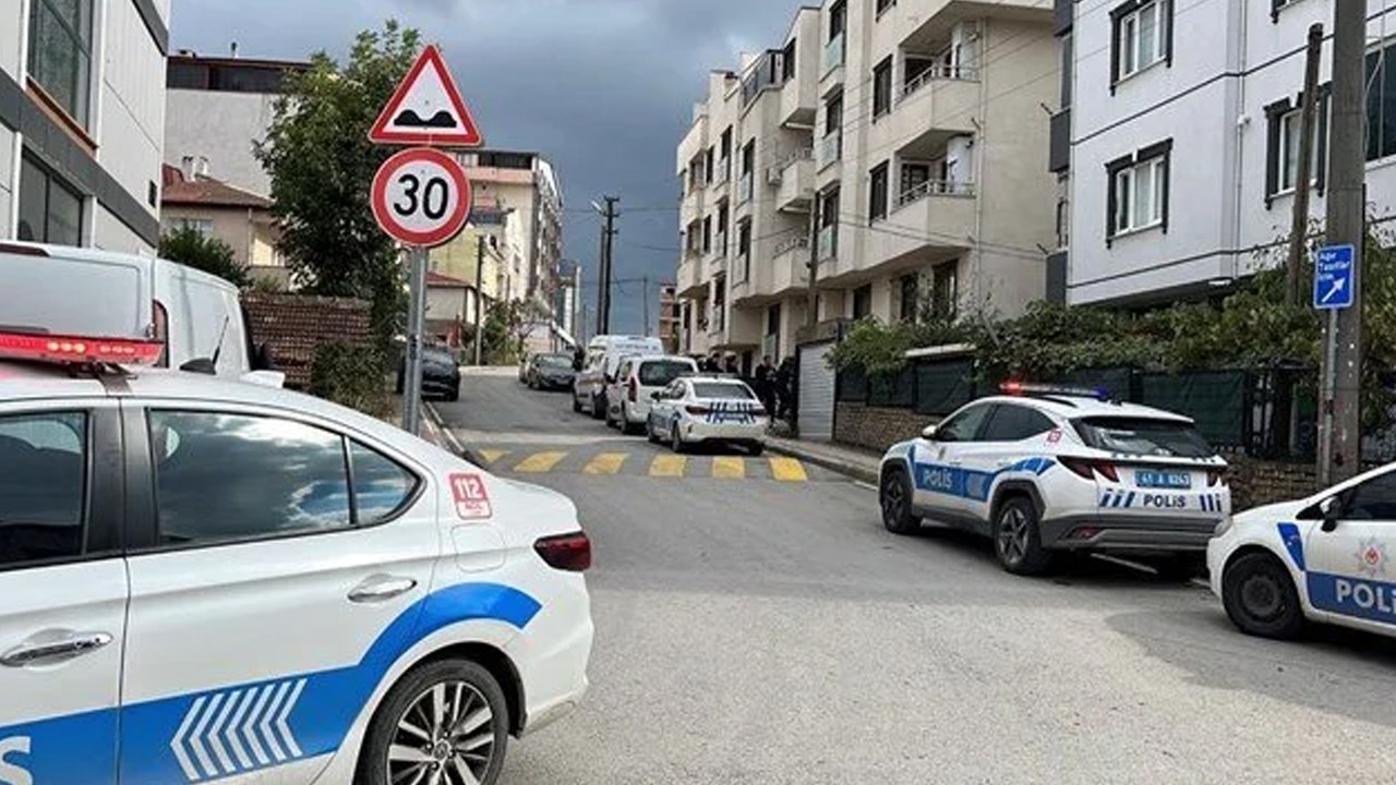 Dairede yaralı bulunan kadın hastanede öldü: Şüpheli eş gözaltında