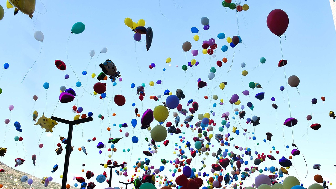 Moral olması için balon uçurulan MLD hastası Erhan, yaşamını yitirdi