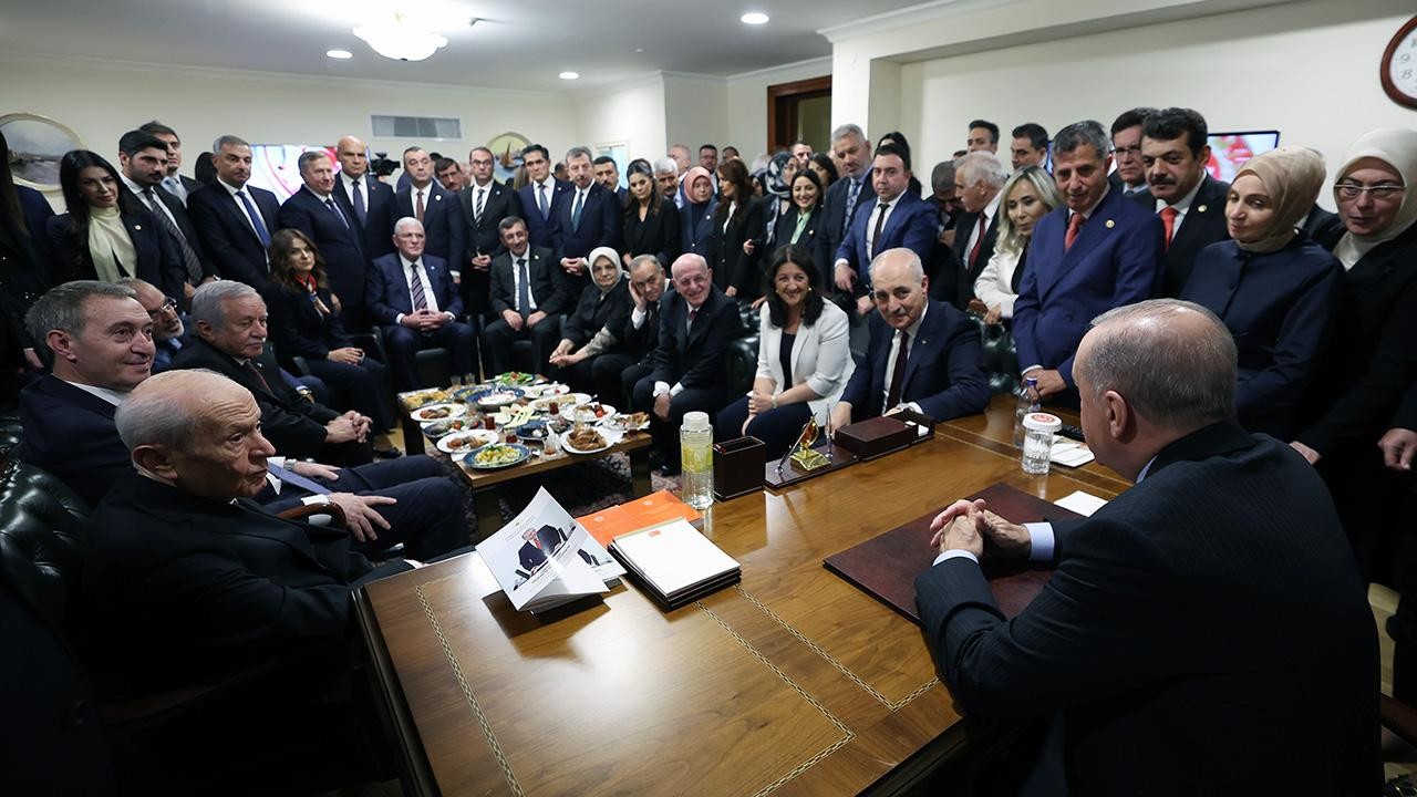 Cumhurbaşkanı Erdoğan, TBMM'de parti liderleriyle görüştü