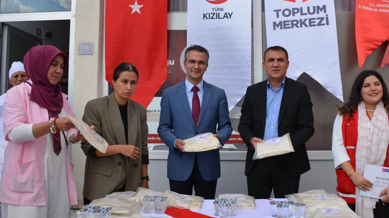 Kulu'da Geleneksel Hamur Ürünleri kursunu tamamlayan kursiyerlere sertifika verildi