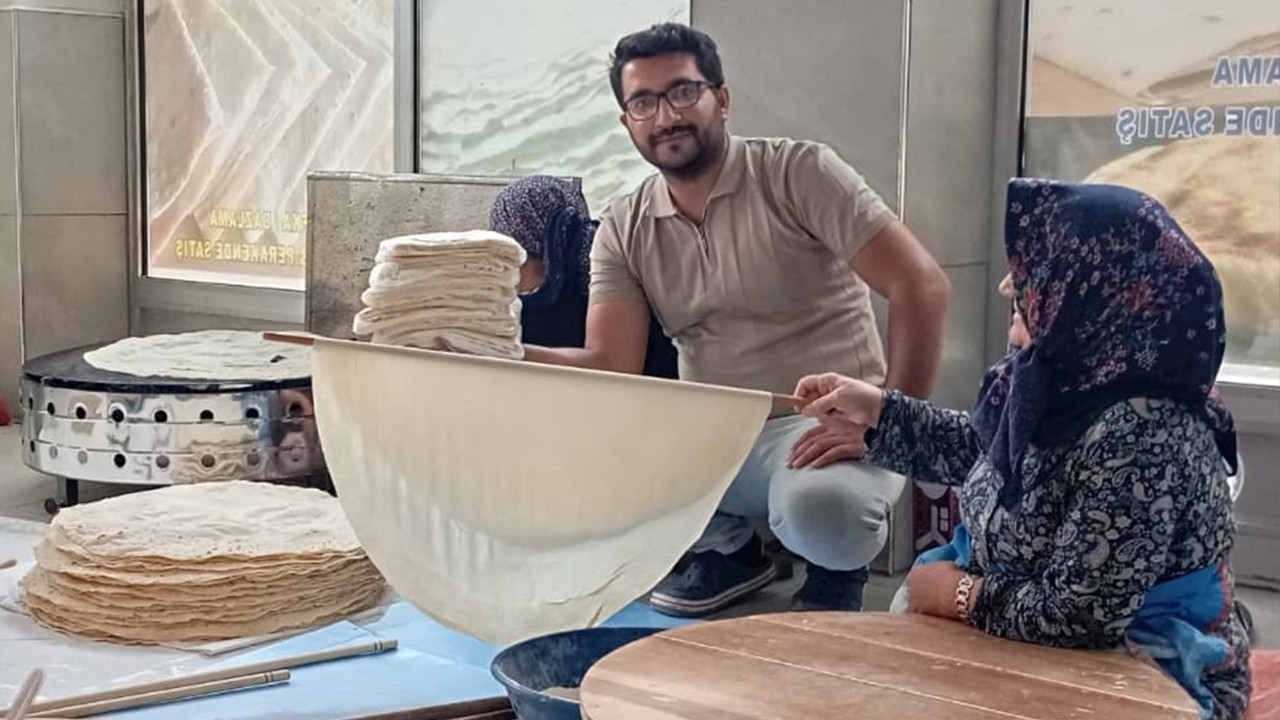 Yunak'ta genç girişimci çocukluk hayalini kurduğu işletmeyle gerçeğe dönüştürdü