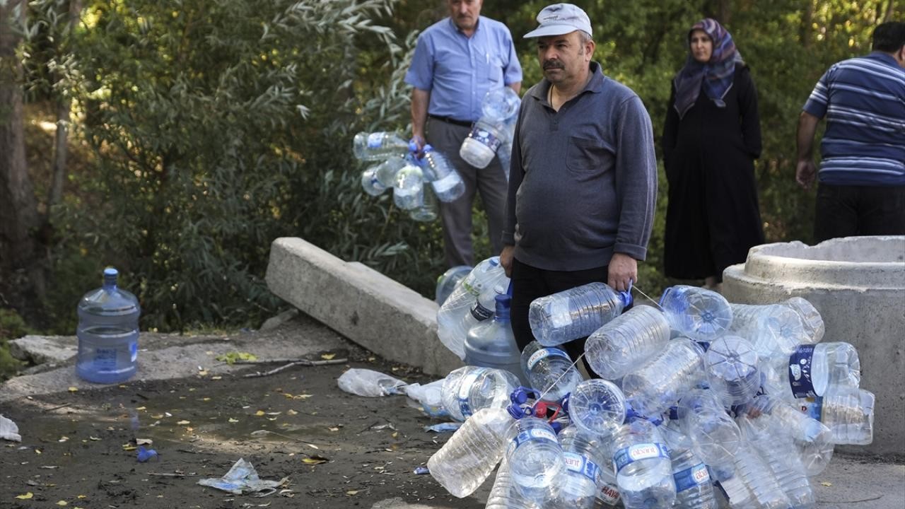 Borular patladı, şehir susuz kaldı