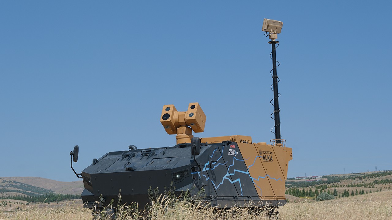 Askeri araçlara güç verecek "hibrit" çözüm Almanya'da vitrine çıktı