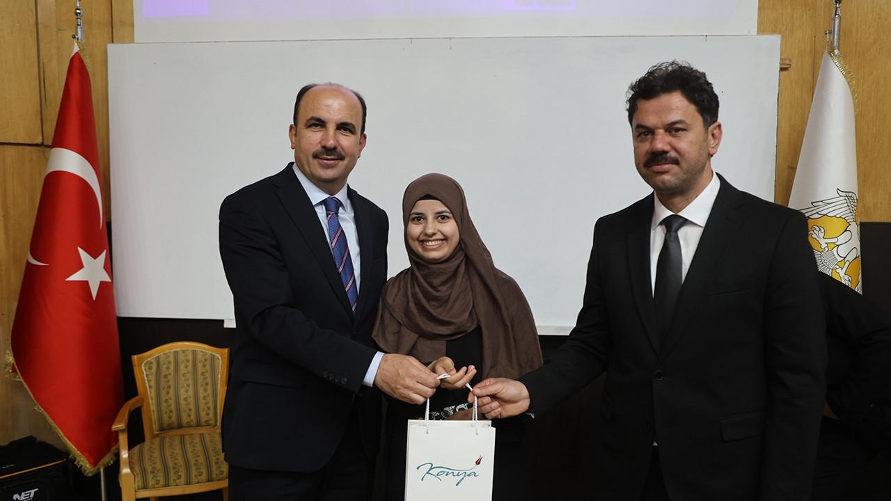 Başkan Altay SÜ Edebiyat Fakültesi öğrencileriyle buluştu