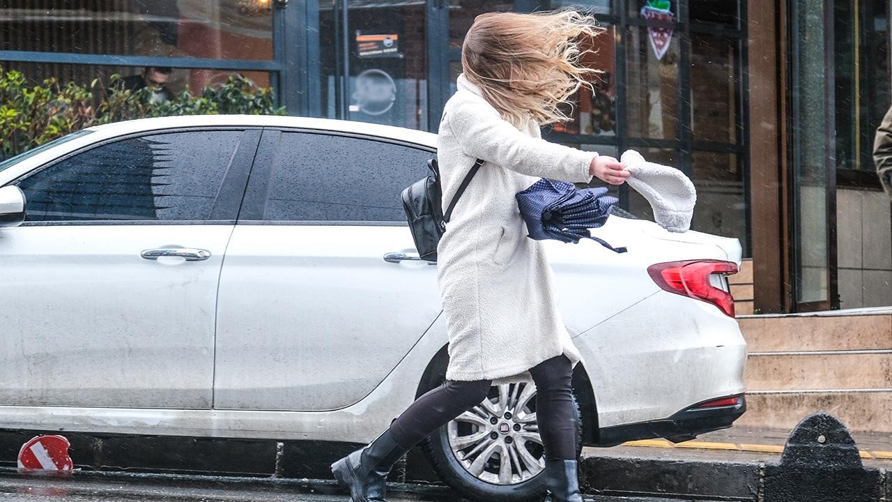 55 il için "turuncu" ve "sarı" uyarı: Kuvvetli yağış ve fırtınaya dikkat