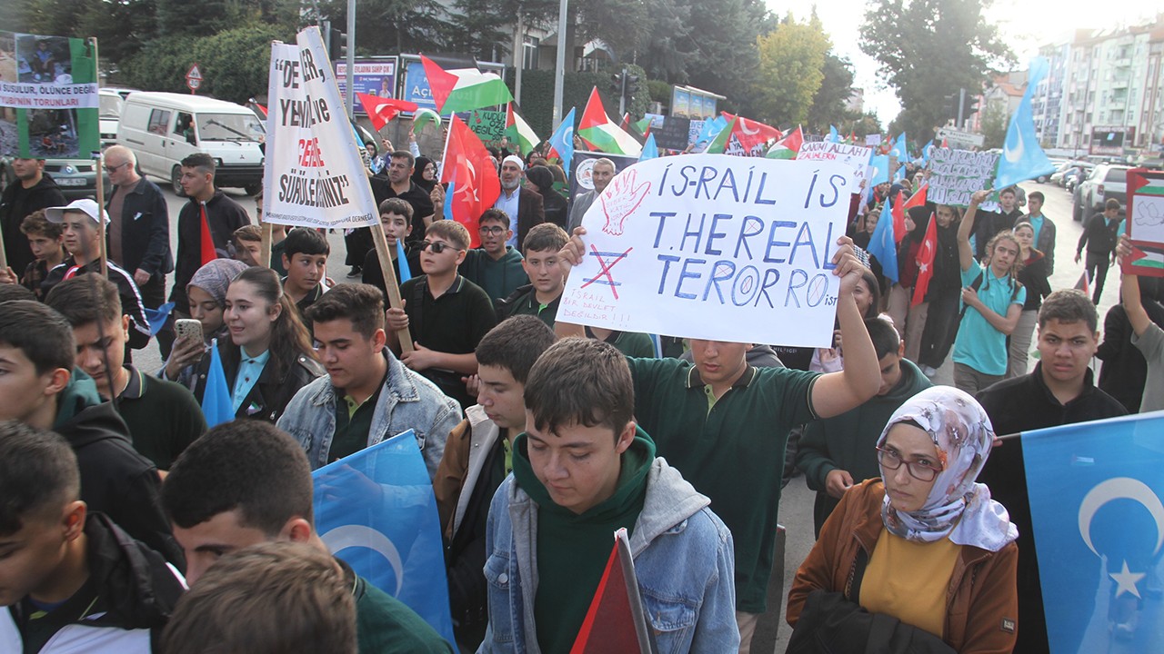 Beyşehir'de öğrenciler "Soykırıma dur" dedi