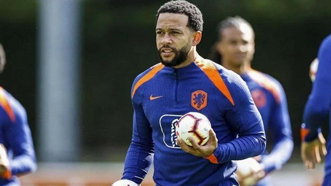 Milli futbolcuya havalimanında hırsızlık şoku: Kampa katılamıyor, maça çıkamayabilir