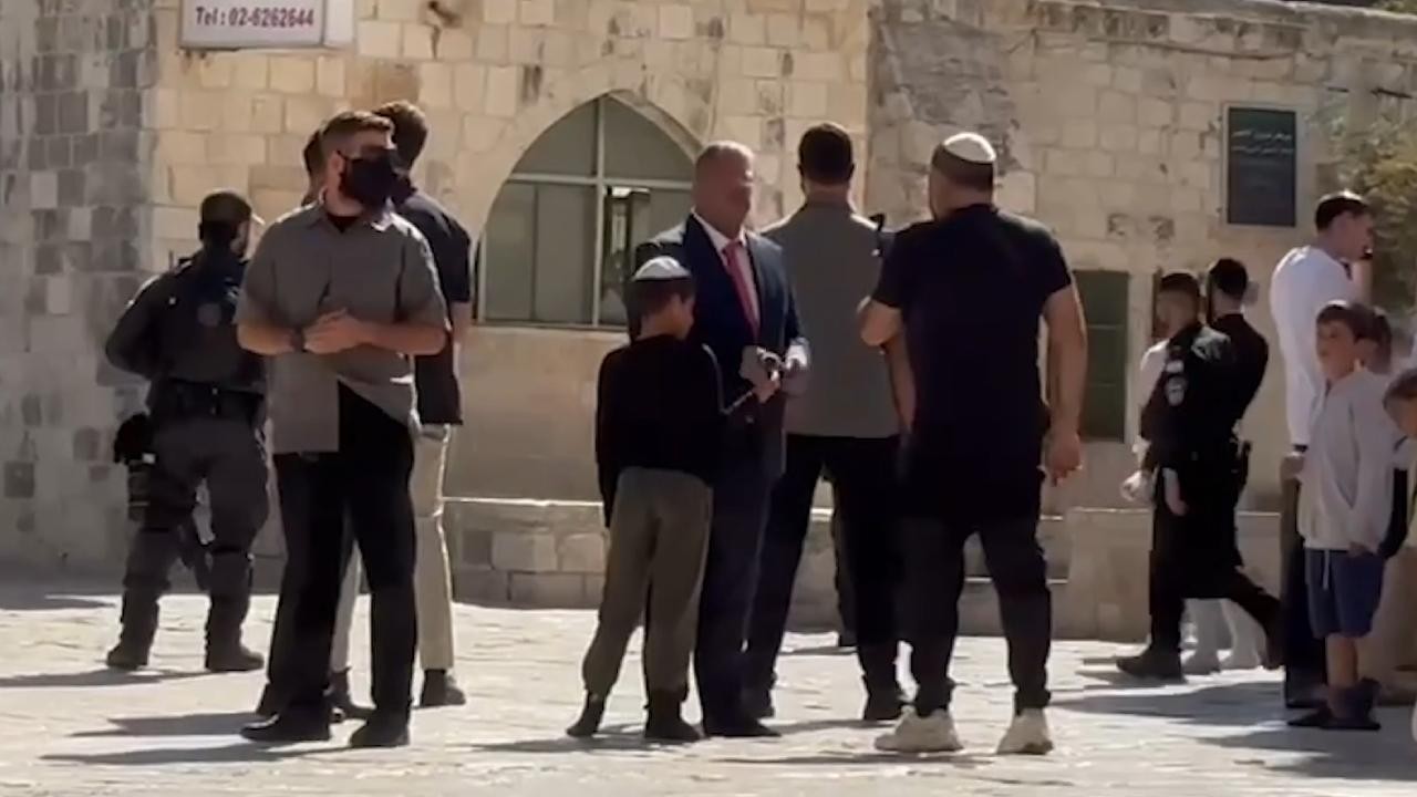 İsrailli Bakan Mescid-i Aksa'ya baskın düzenledi