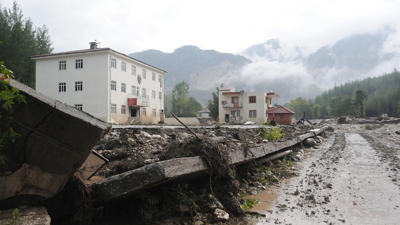 14 yıl önceki selin izleri hala duruyor, kayıp çift bulunamadı