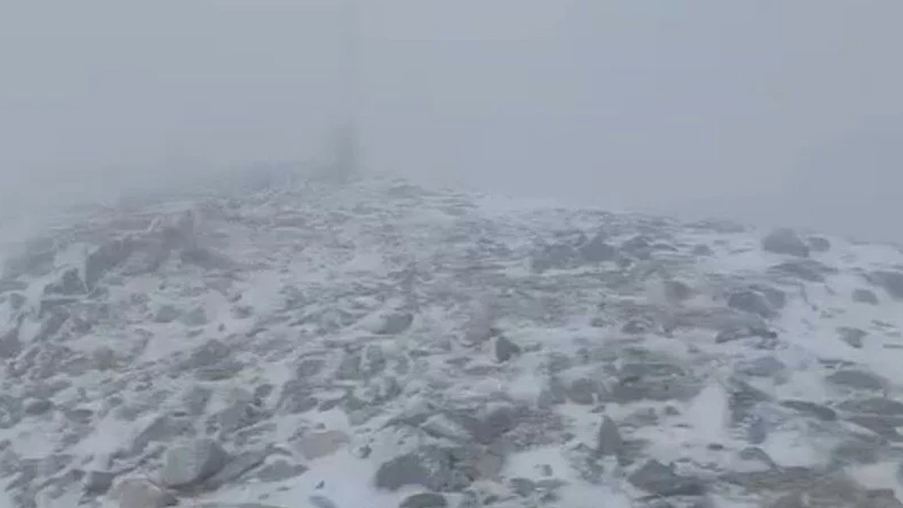 Kar erken geldi... Zirvede göz gözü görmüyor