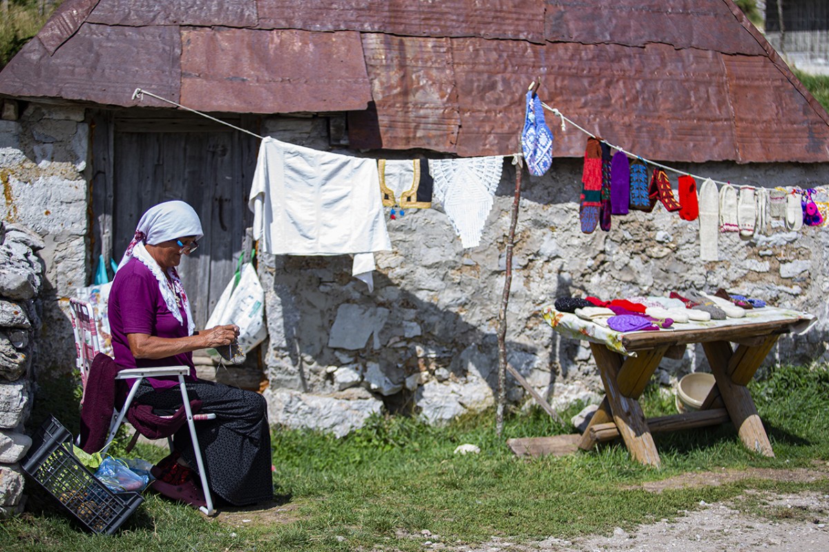 Bosna Hersek’te teknolojiden uzak, doğasıyla öne çıkan dağ köyü: Lukomir