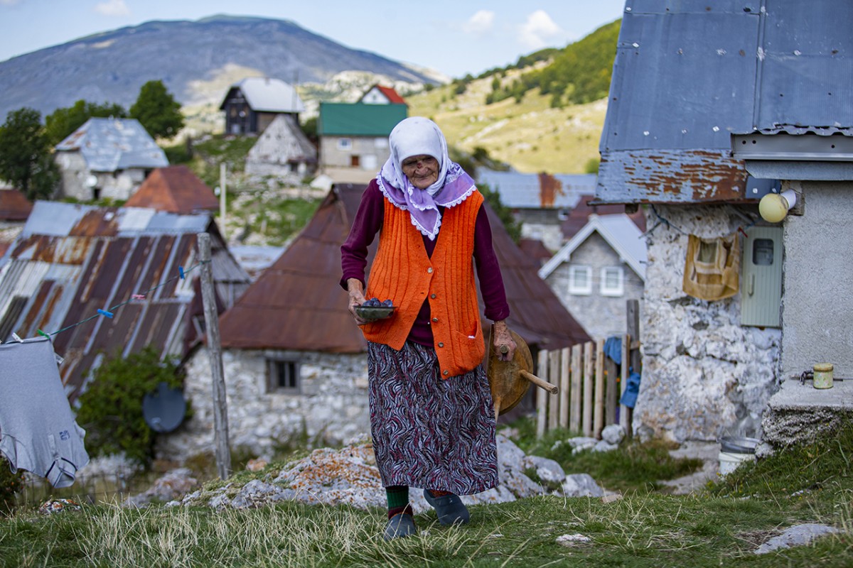 Bosna Hersek’te teknolojiden uzak, doğasıyla öne çıkan dağ köyü: Lukomir