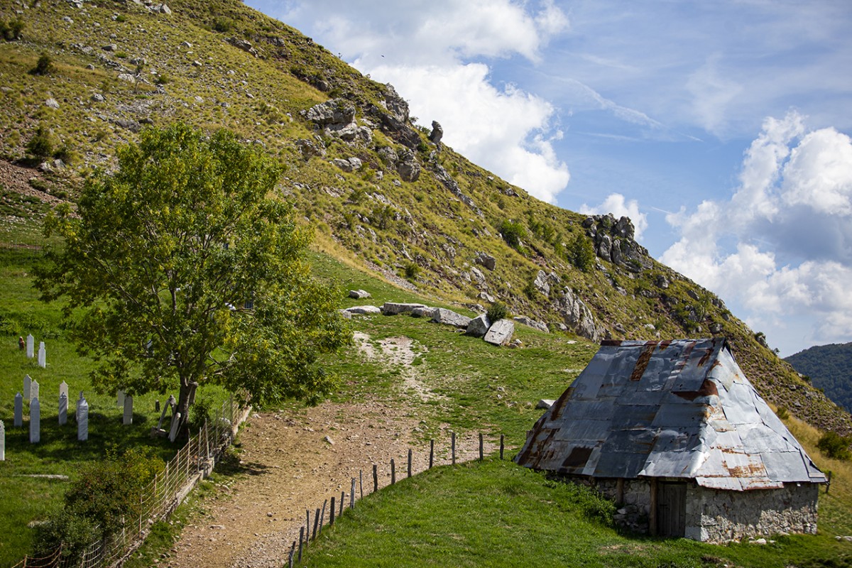 Bosna Hersek’te teknolojiden uzak, doğasıyla öne çıkan dağ köyü: Lukomir