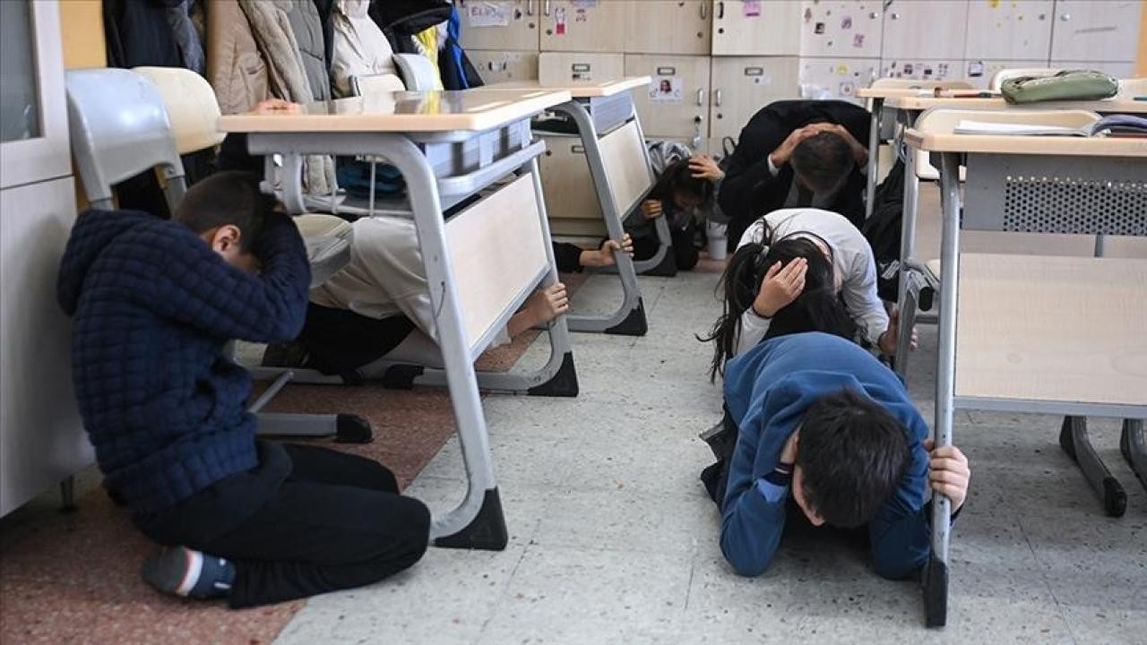 MEB afetlere karşı okullarda eş zamanlı tatbikat uygulayacak