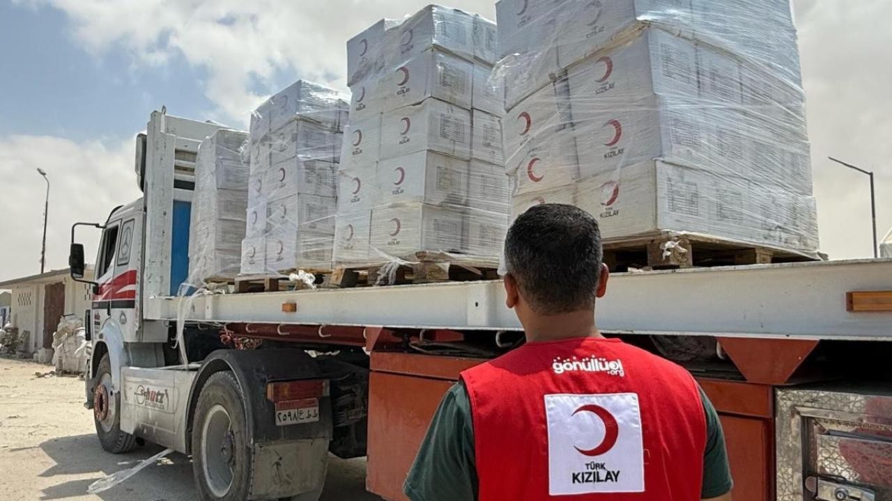 Türk Kızılay'ın 5 yardım tırı Gazze'ye ulaştı