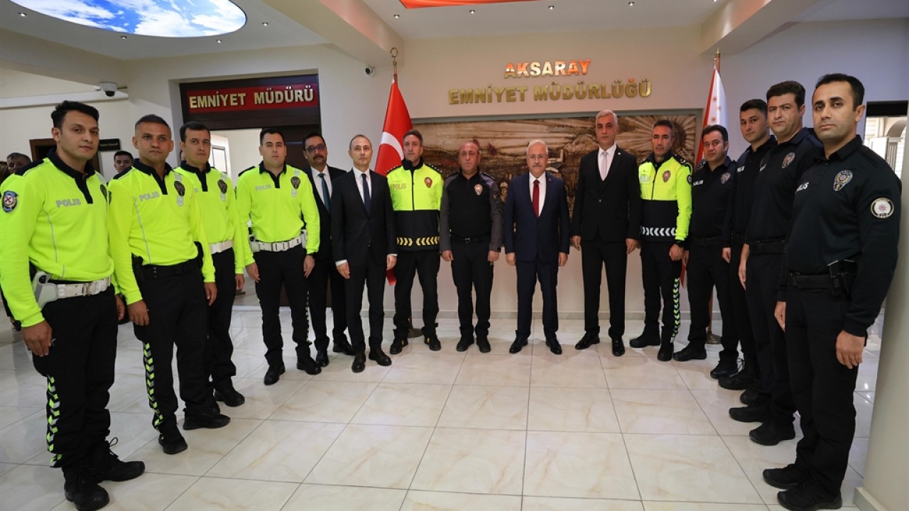 Valiyi arayacağım” diyen alkollü sürücüye işlem yapan polislere başarı belgesi