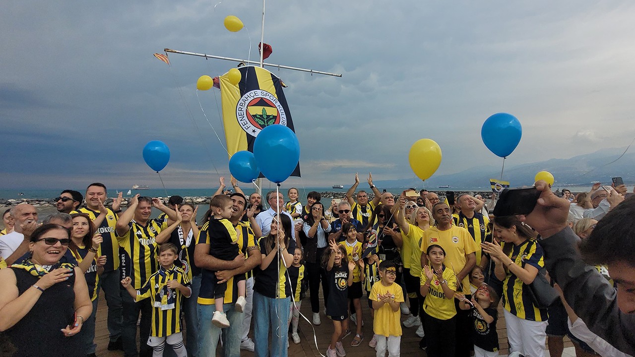 Balonlar, kanseri yenen Fenerbahçe taraftarı Tamer Talha için gökyüzüne bırakıldı