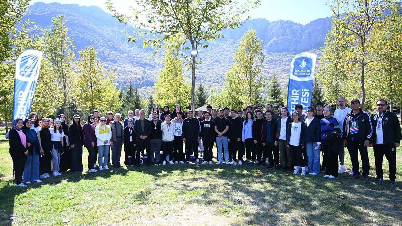 Seydişehir’de üniversite öğrencileri, Oryantiring ile hem eğlendi hem yarıştı