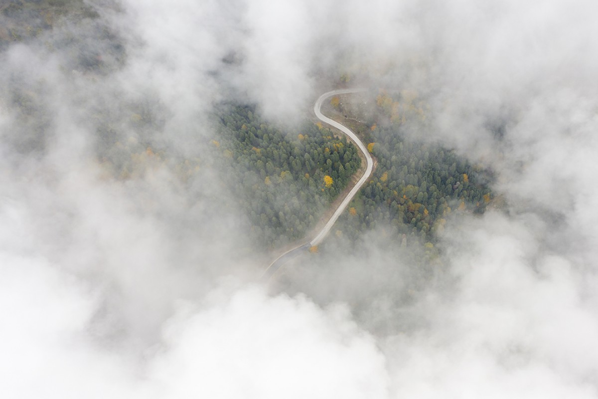 Sisle kaplanan Yedigöller yolu dronla görüntülendi