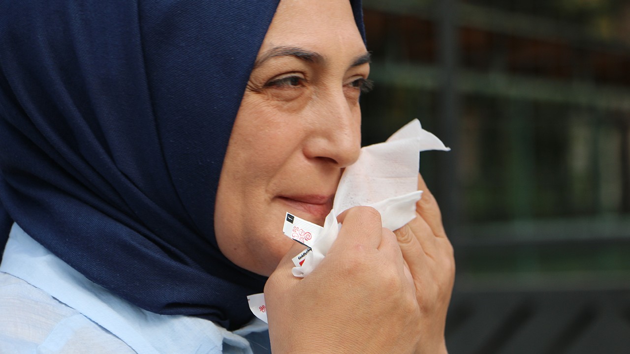 Dezenfektan ve ıslak mendil kurbanı: Ehliyetini kaptıran kadın dava açtı