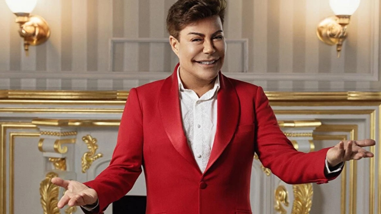 Kalp krizi geçiren şarkıcı Fatih Ürek'in tedavisi yoğun bakımda devam ediyor