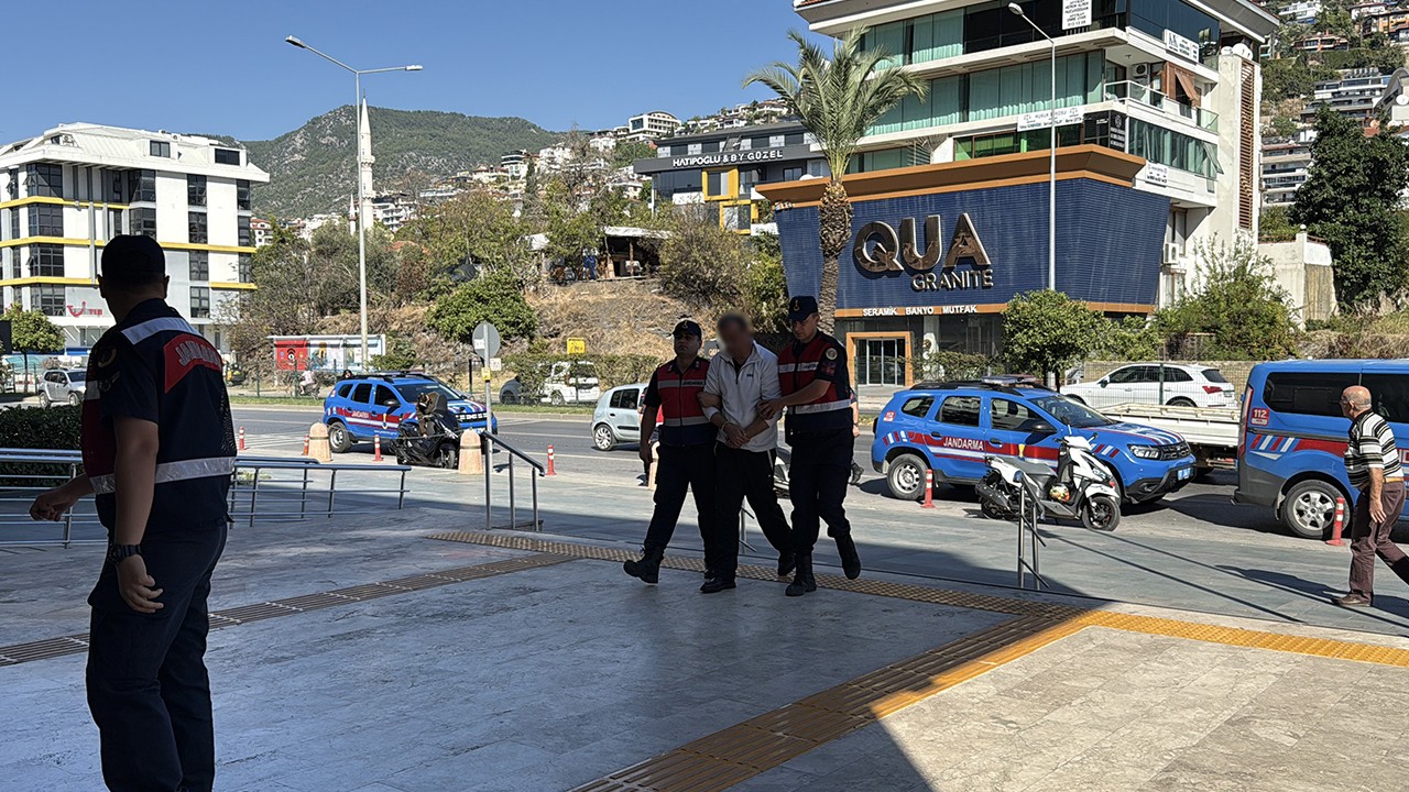 Sahte pasaportla 24 milyon liralık arsa vurgunu: 6 gözaltı