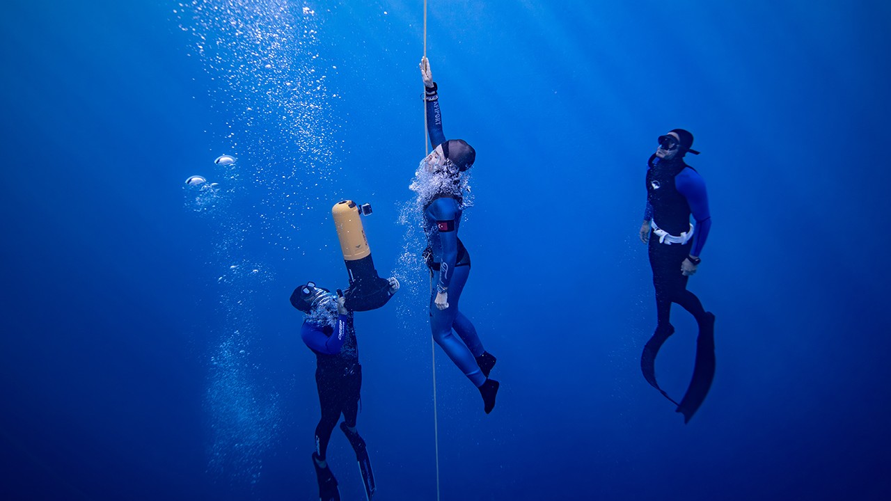 Milli sporcu Şahika Ercümen, Gazze için yaptığı dalış denemesinde dünya rekoru kırdı