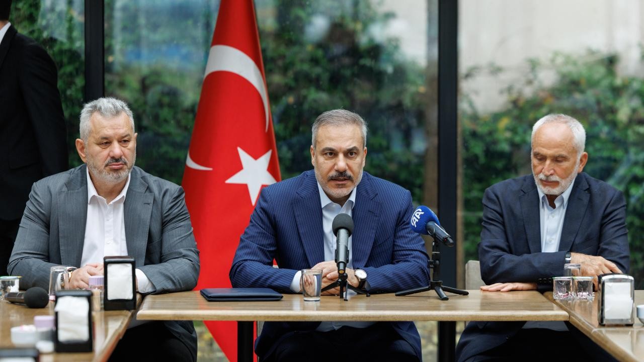 Hakan Fidan Filistin'e yardım ulaştıran STK temsilcileriyle görüştü