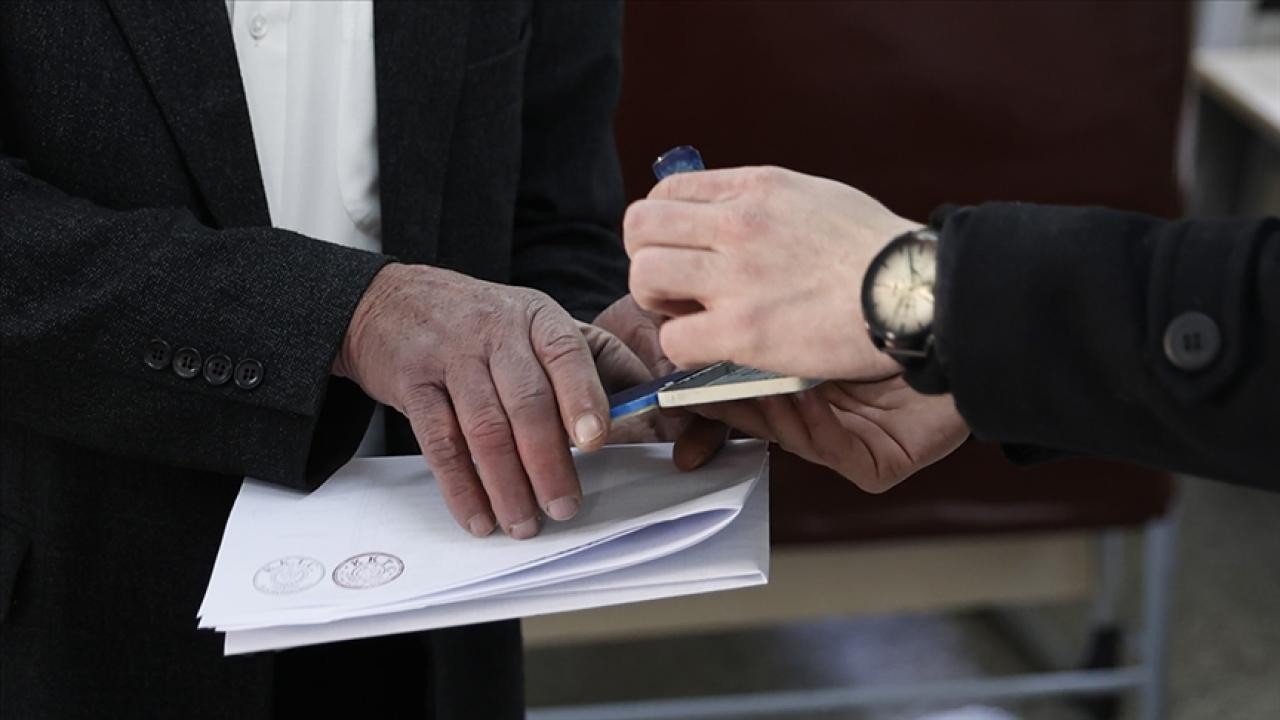 KKTC'de oy sayımına başlandı