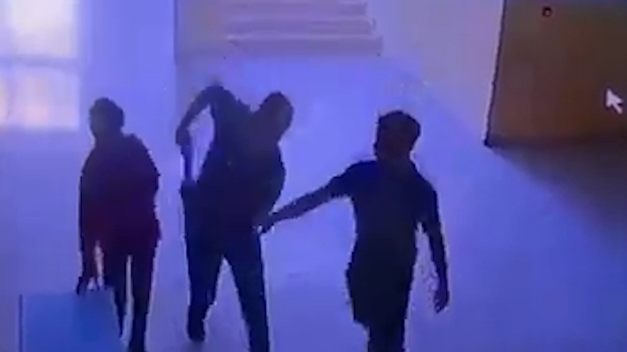 Öğretmene okulda demir sopalı saldırı!