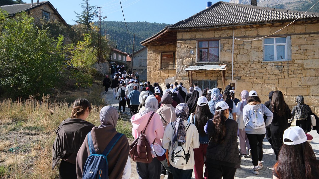 Seydişehir'de üniversite öğrencileri, tarihi Homonada yolunda yürüdü