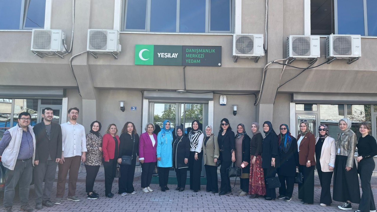 Yeşilay Konya, kadın mahalle muhtarlarını ağırladı