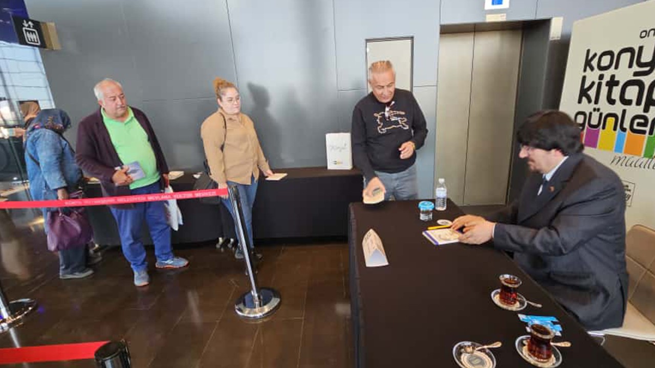 Başkan Şahin Konya Kitap Günleri'nde engelsiz portleri anlattı