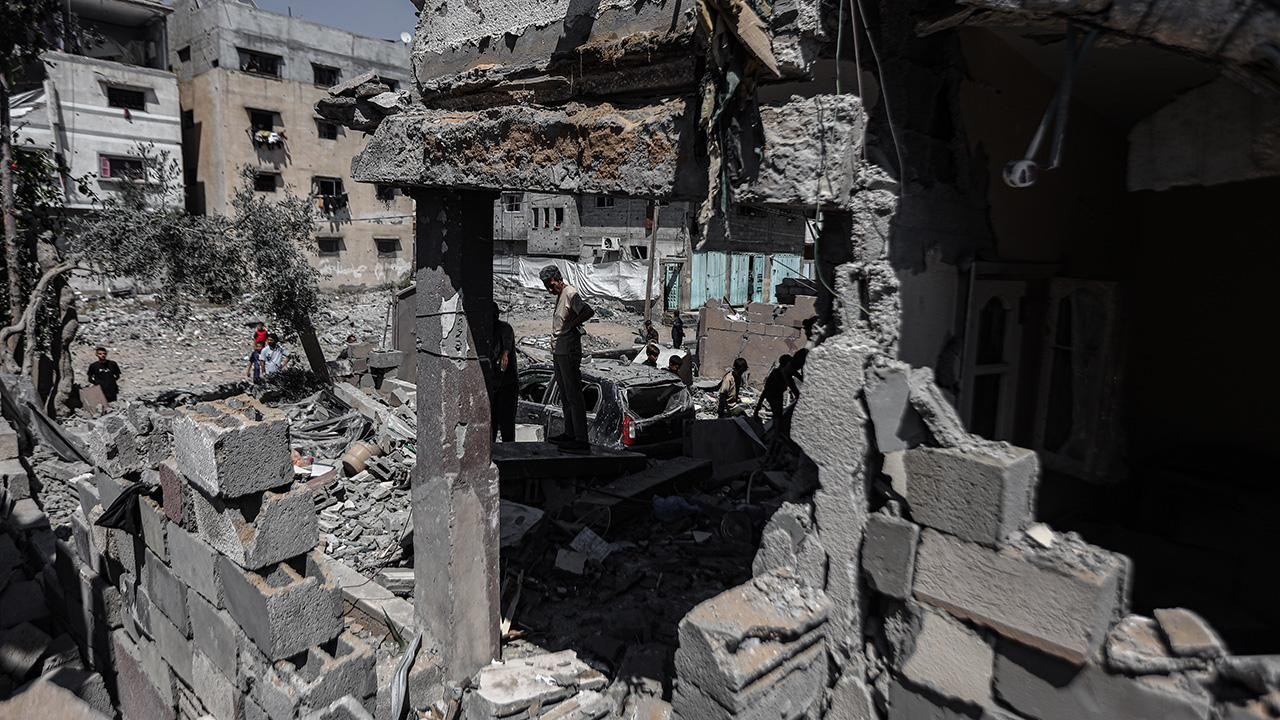 Katil İsrail'in Gazze'deki saldırılarında 45 kişi hayatını kaybetti