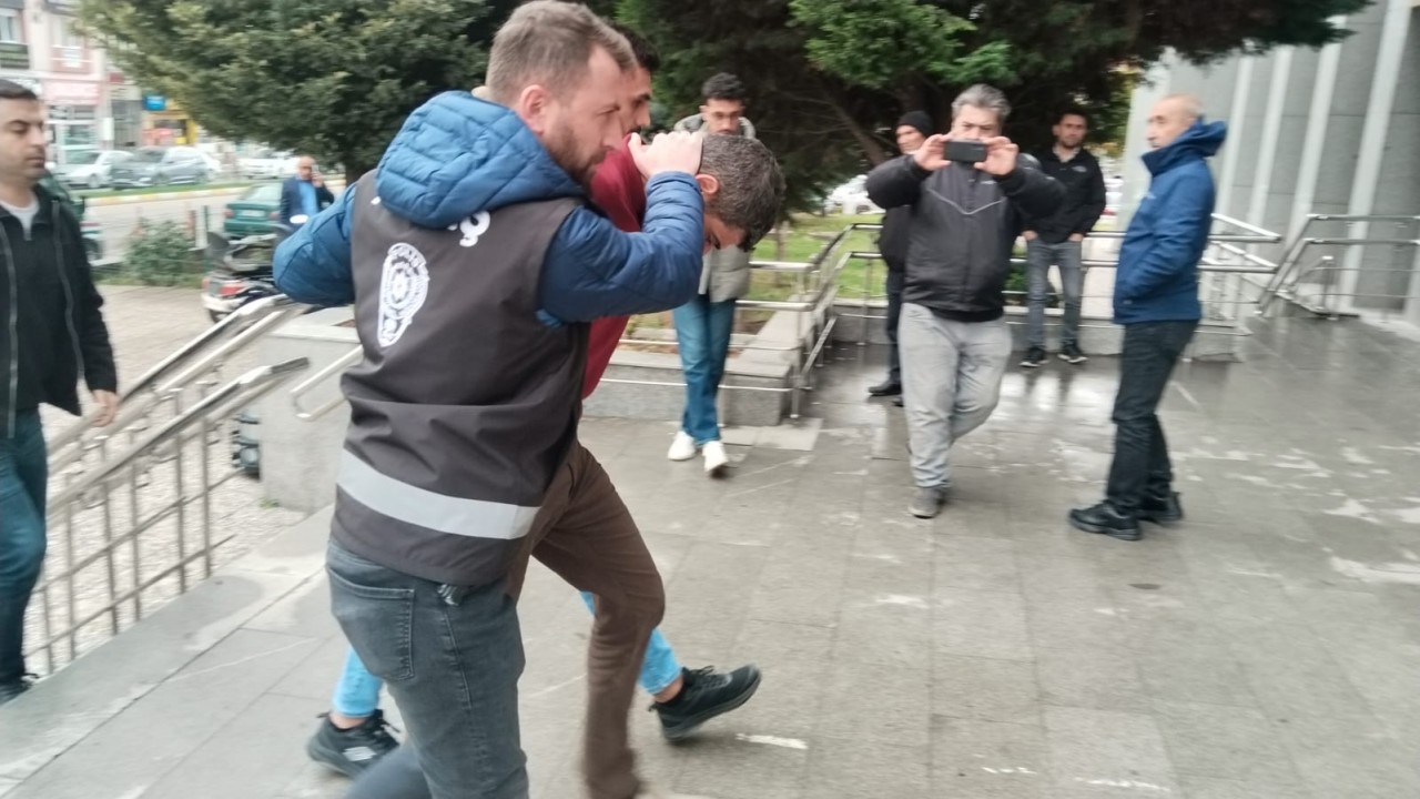 Tartıştığı babasını pompalı tüfekle vurarak öldürdü!