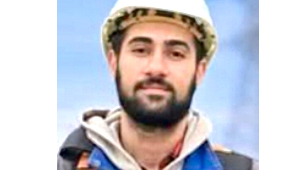 Arızayı gidermek için çıktığı direkte akıma kapılıp öldü