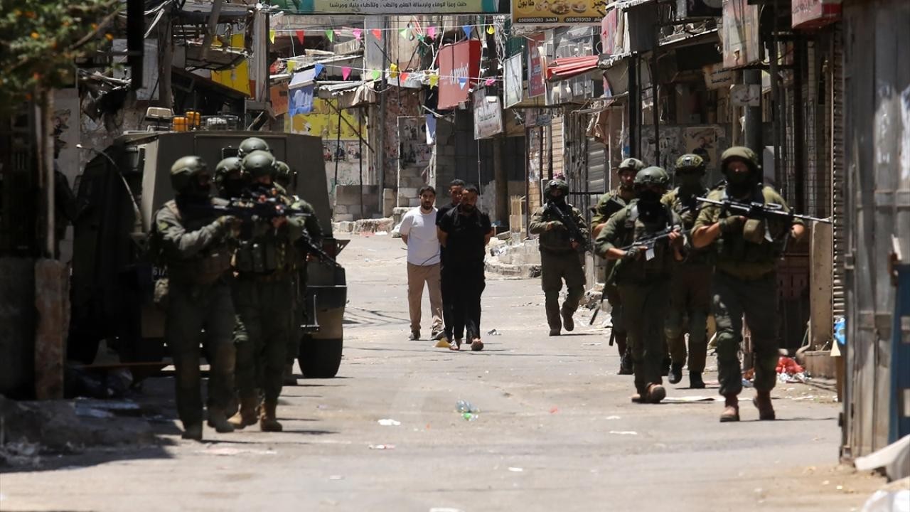 İşgalci İsrail ordusu, Batı Şeria'da Filistinlilere baskı ve saldırılarını sürdürüyor