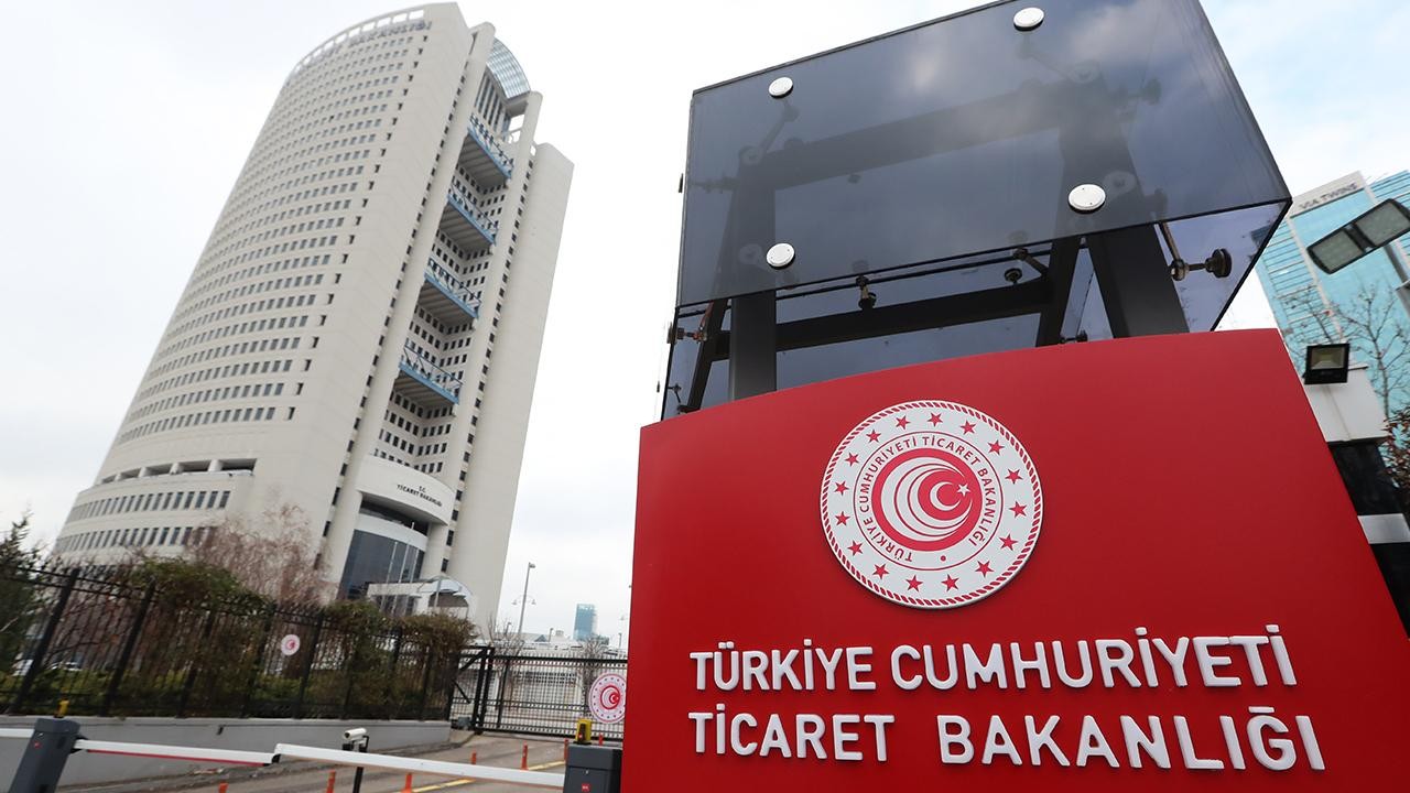 Ticaret Bakanlığı 3 ürün grubunun kargoyla ülkeye girişini kısıtladı