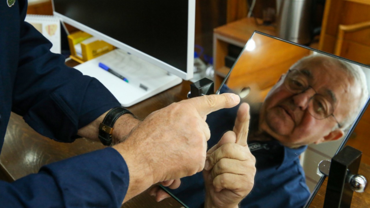 Ehliyet yenilemeye gitti, parmak izlerinin silindiğini öğrendi